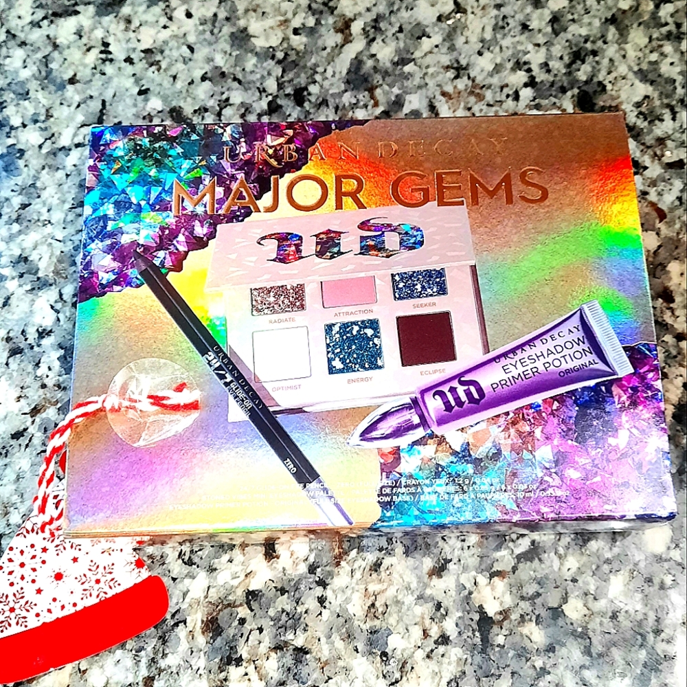 Urban Decay Major Gems Gift Set with Full Size Eye Primer & Pencil!